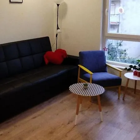 Apartment Cute Marla Art Close To Center *