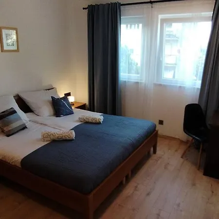 Apartment Cute Marla Art Close To Center *