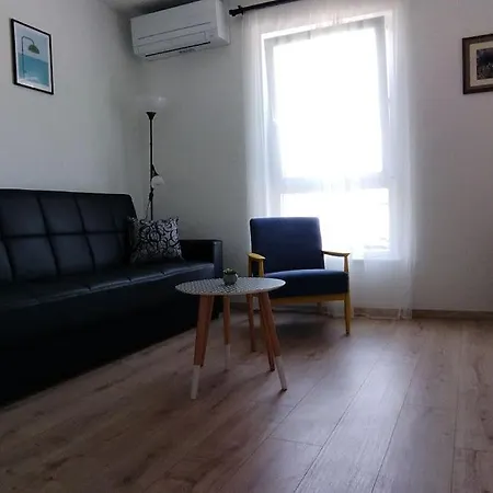 Apartment Cute Marla Art Close To Center